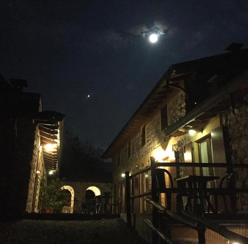 Agriturismo Il Talento Nella Quiete Castiglione dʼIntelvi Exterior foto