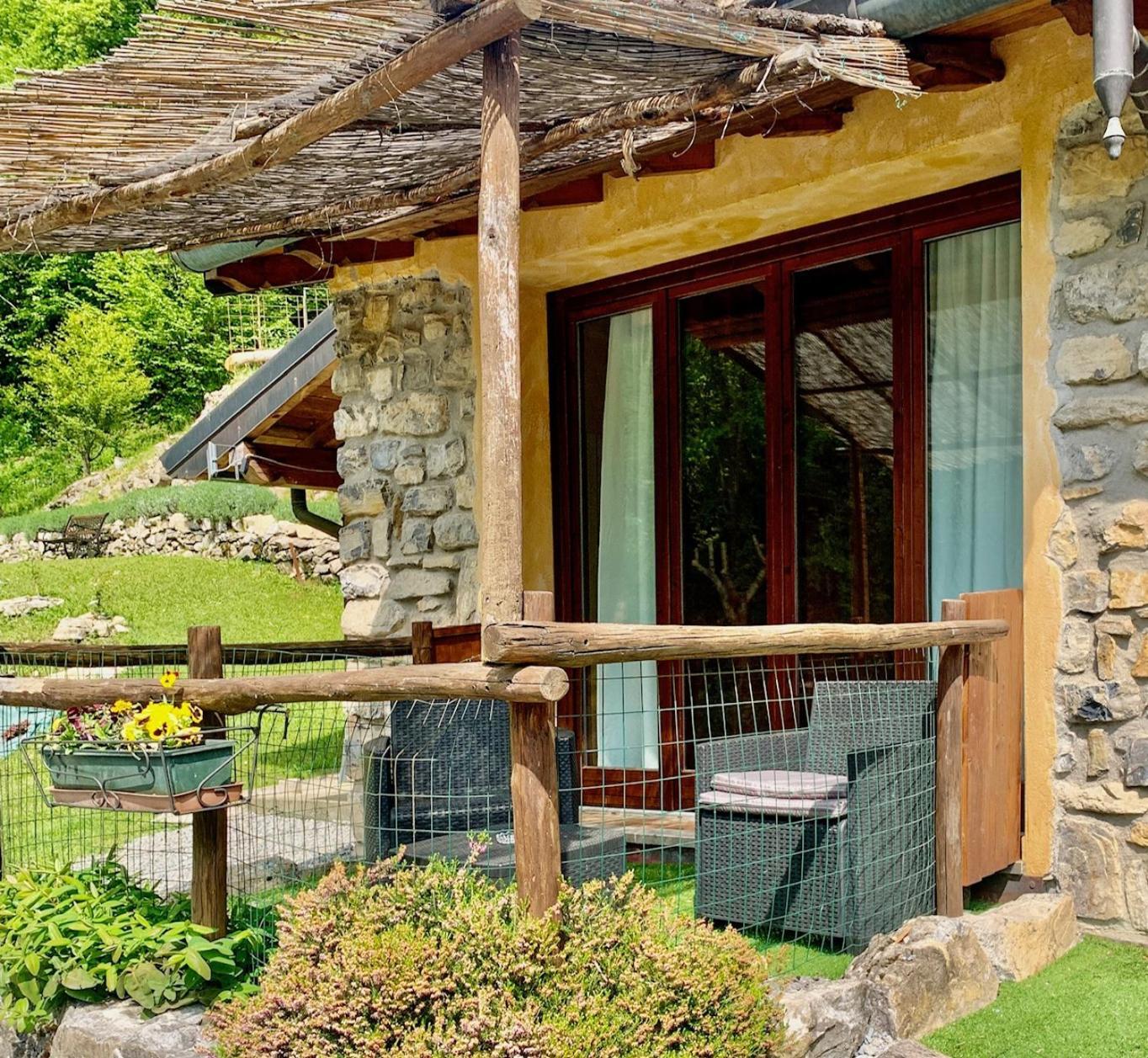 Agriturismo Il Talento Nella Quiete Castiglione dʼIntelvi Exterior foto